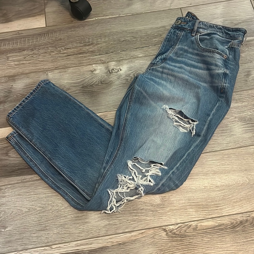 Ripped straight jeans
